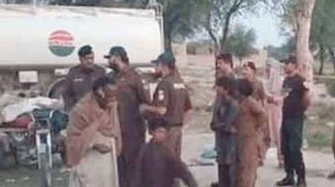 Seven dead as oil tanker runs over huts of nomads in Dunyapur