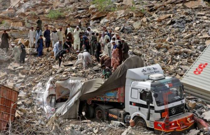 Last dead body from Torkham landslide debris recovered