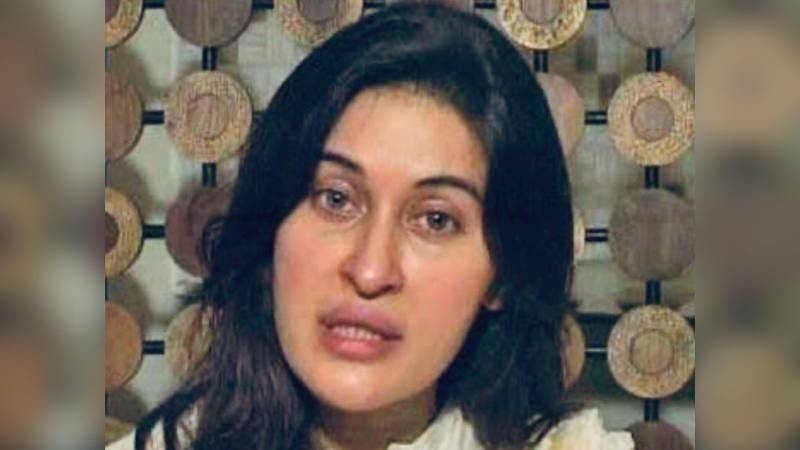 Shaista Lodhi duels with trolls on pictures, old age and earnings