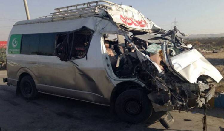 Nine picnickers die in Thatta road smash