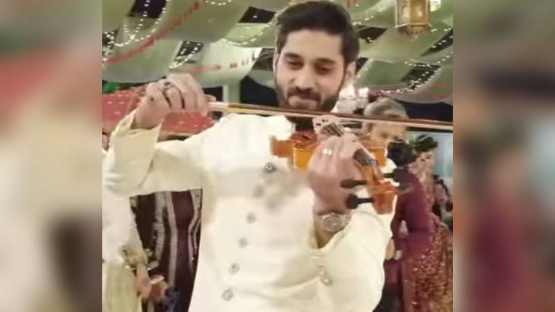 Pakistani groom’s GRAND SURPRISE for his bride