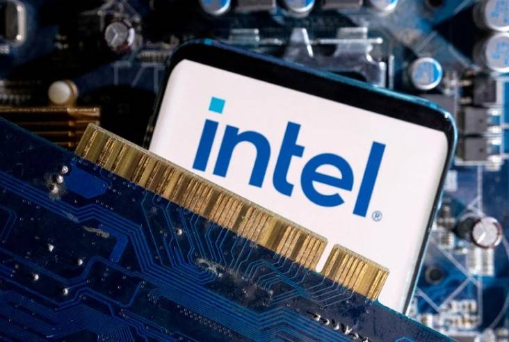 Intel, Samsung hammered as chips demand plummets