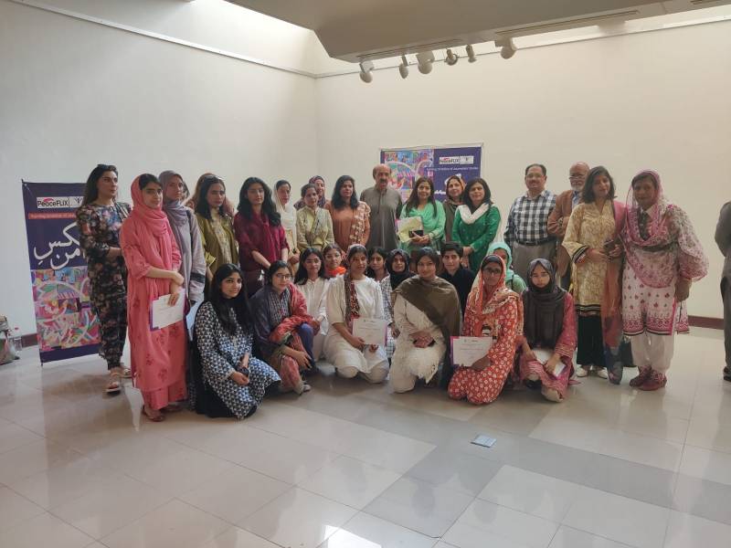 Painting exhibition sheds light on role of women in peace-building