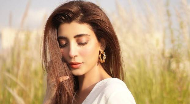 Urwa’s latest clicks sparks 'Gaon' vibes