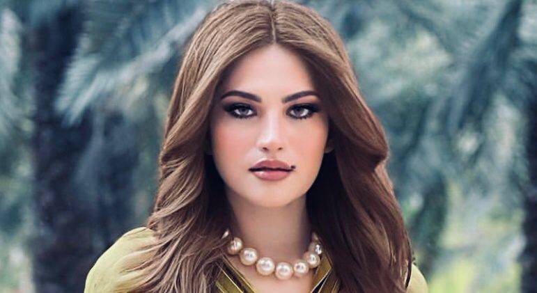 Neelam Muneer’s unusual parrot green dress fits her like a dream