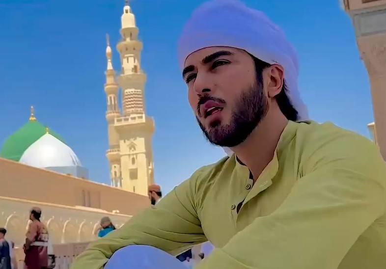 Imran Abbas recites beautiful Naat in Masjid-e-Nabw