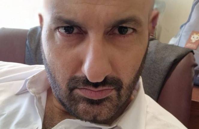 Syed Jibran declares his shaved head as ‘CHAND’