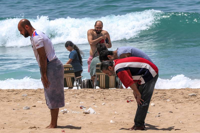 Lebanon bathing suit row triggers women-led beach protest