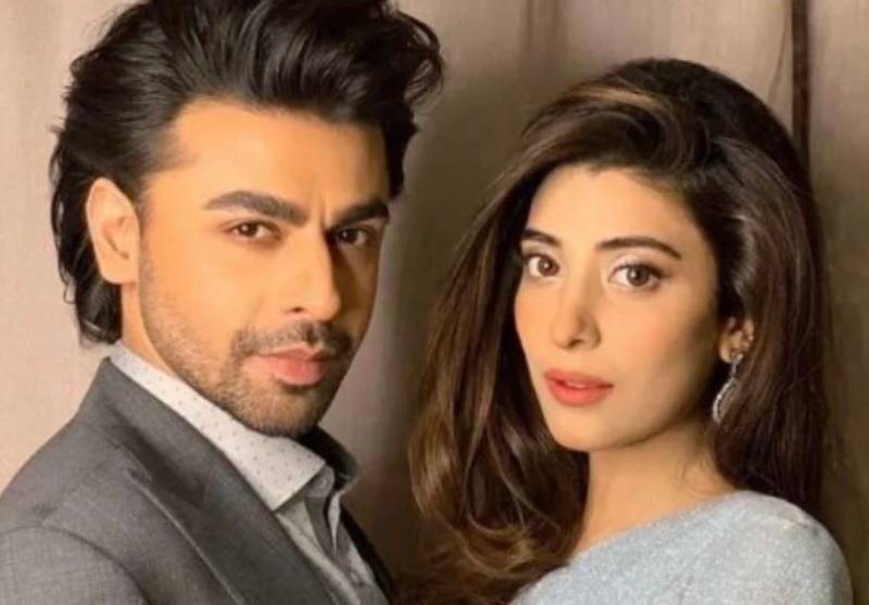 Farhan gazes at Urwa with overwhelming intimacy, trouble in paradise resolved?