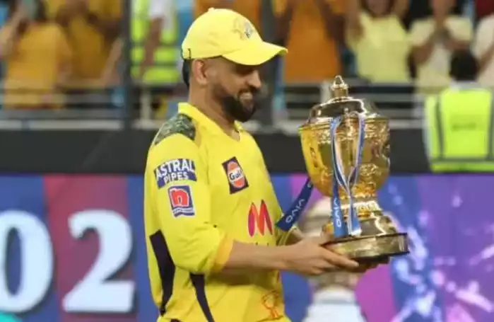 Dhoni's delayed retirement after winning IPL trophy delights fans