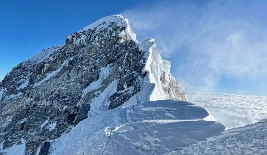 Climate change to blame for up to 17 deaths on Mount Everest: experts