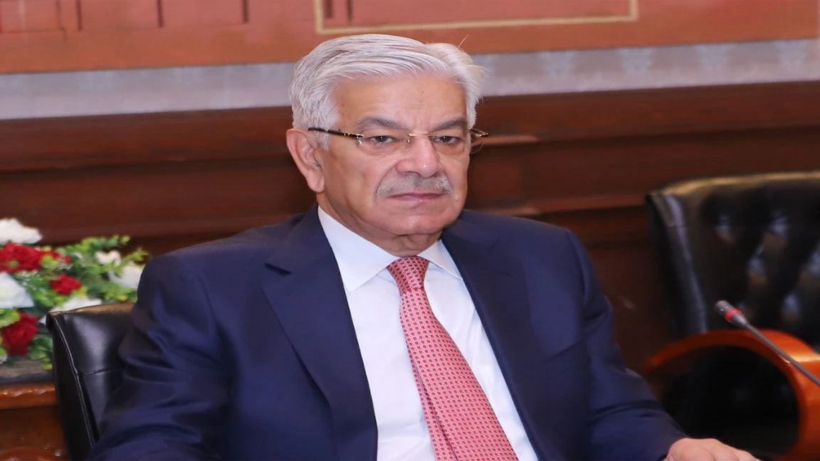 Khawaja Asif asks Miftah Ismail to show patience