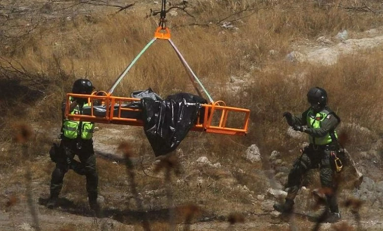 Mexico police find 45 bags with human body parts in ravine