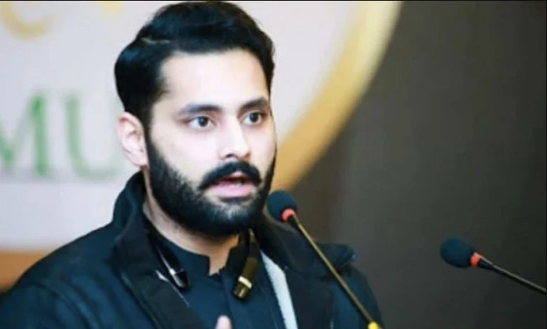 Activist Jibran Nasir returns home hours after being kidnapped