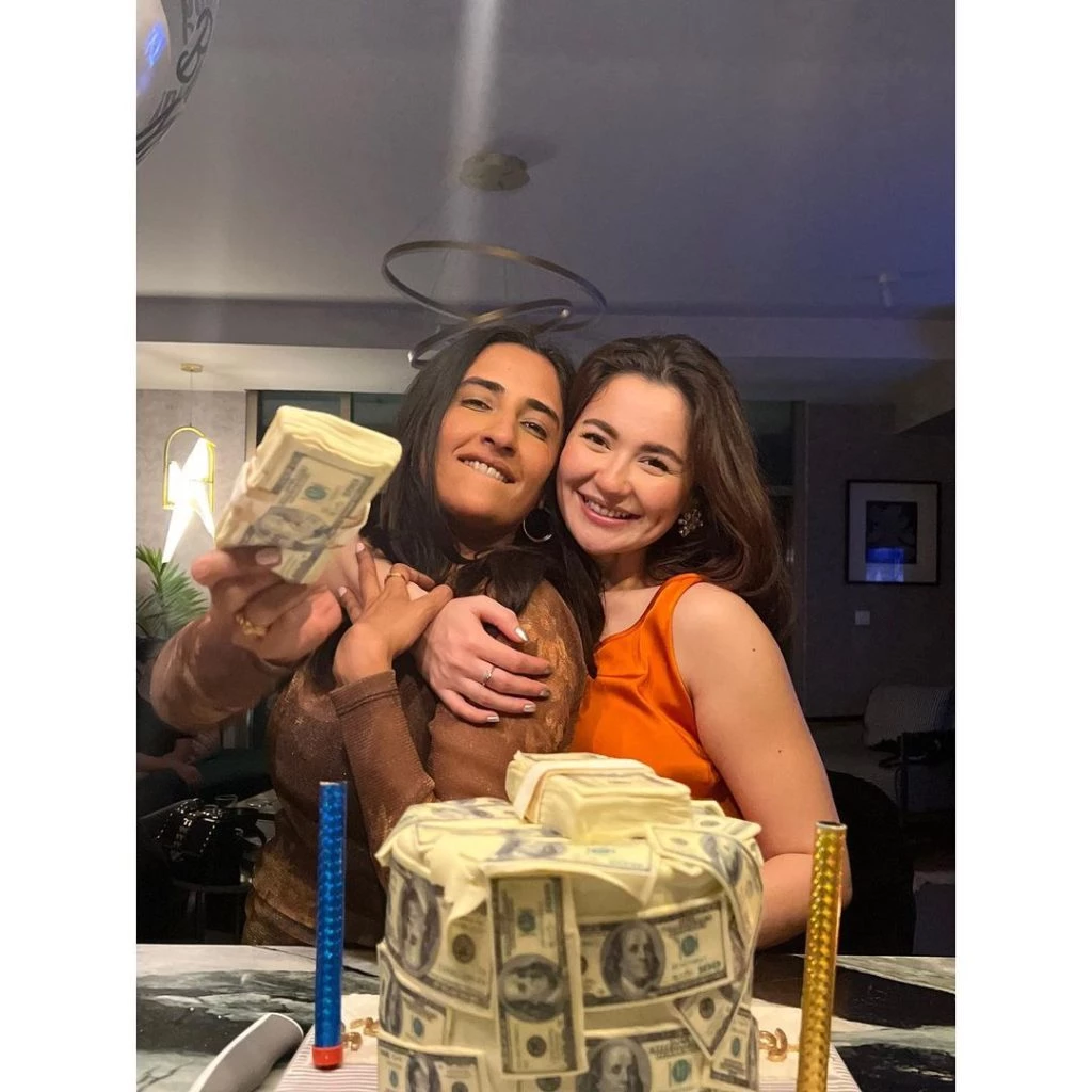 ‘DOLLAR BILL CAKE’ unforgettable: Hania Amir