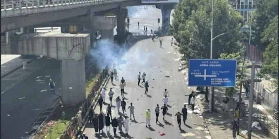 Muslims, police clash after prayers in Ethiopia capital