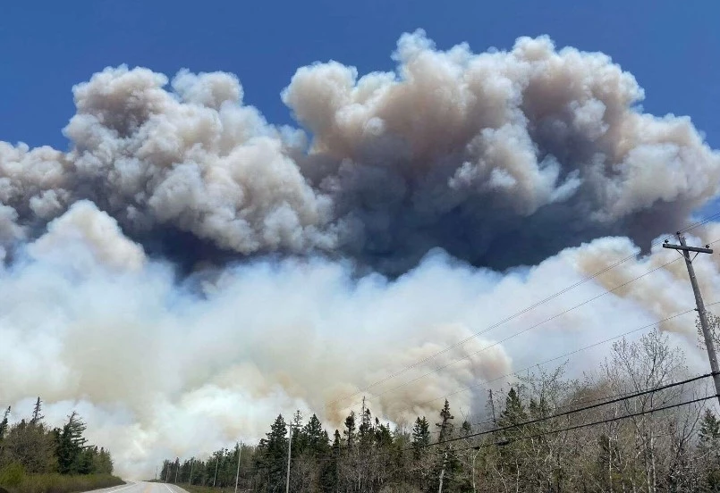 Thousands ordered to flee advancing wildfires in Canada’s Quebec