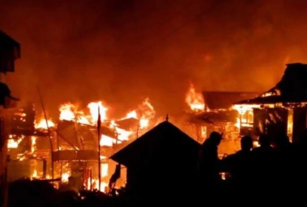 Fire burns 15 houses to ashes in Shikarpur