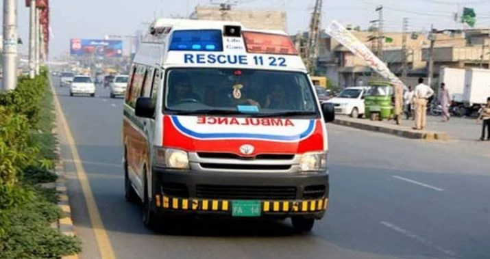 Three women among four die in van-dumper crash in Phalia