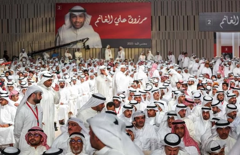 Kuwaitis elect new parliament in hopes of ending stalemate