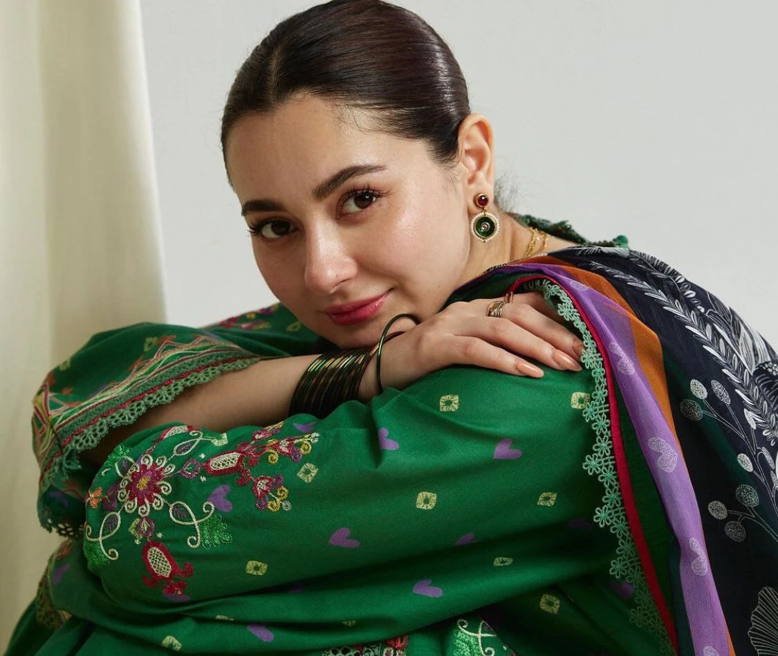 Hania stupefied by bold dating advices from a ‘PAKISTANI NANI’