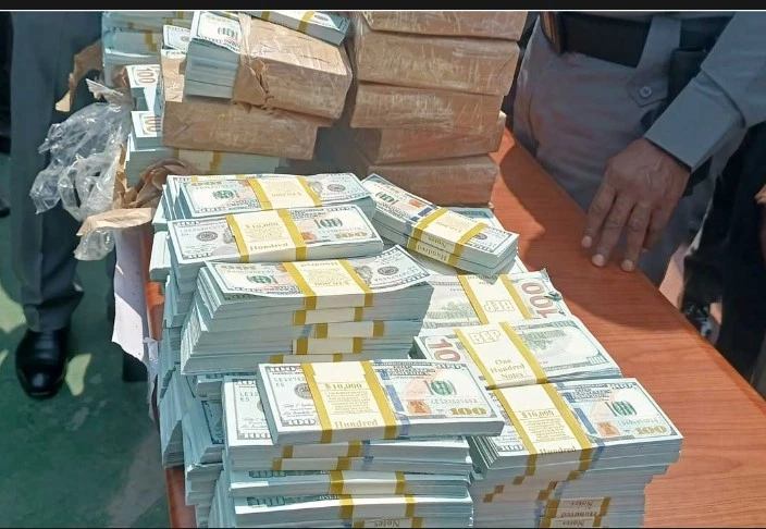 Dollar hoarders to face jail, heavy fine