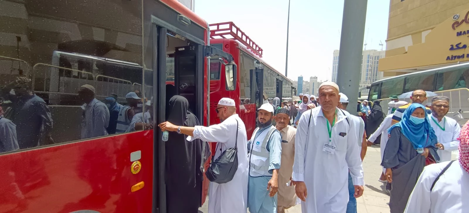 Pakistan Hajj Mission deploys 190 buses for transportation to Haram Sharif