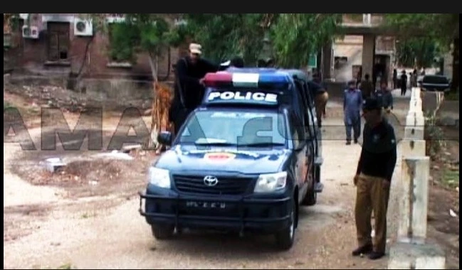 Cop martyred, another injured as dacoits attack picket in Shikarpur