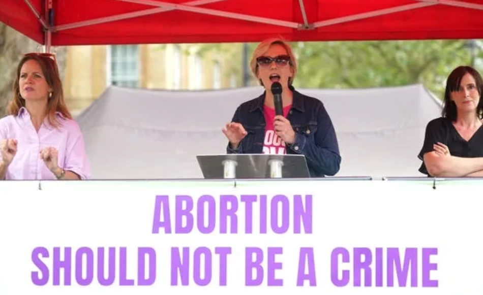 Thousands march through London for end to criminalisation of abortion