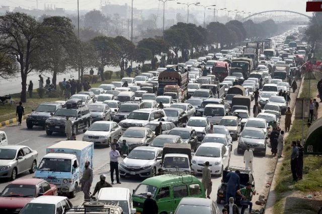 Express Highway blocked in protest against CDA