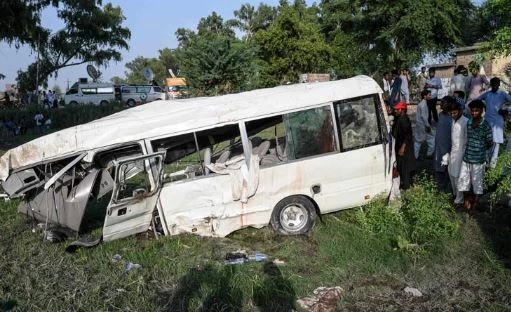 Eight die, 50 hurt in fatal smash between two buses in Nawabshah