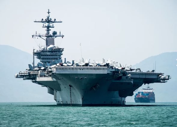 US aircraft carrier arrives in Vietnam