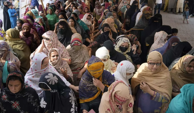 Woman dies, several faint in stampede during BISP cash distribution in Karachi