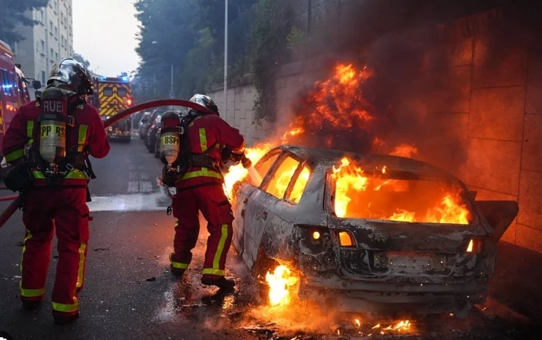 Anger as French police kill teenager who fled traffic stop