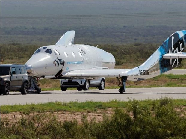 After long wait, Virgin Galactic begins commercial spaceflights