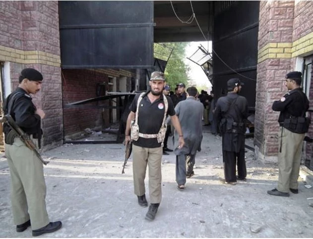 Prisoners who brought out in the open for Eid prayers break Chaman jail