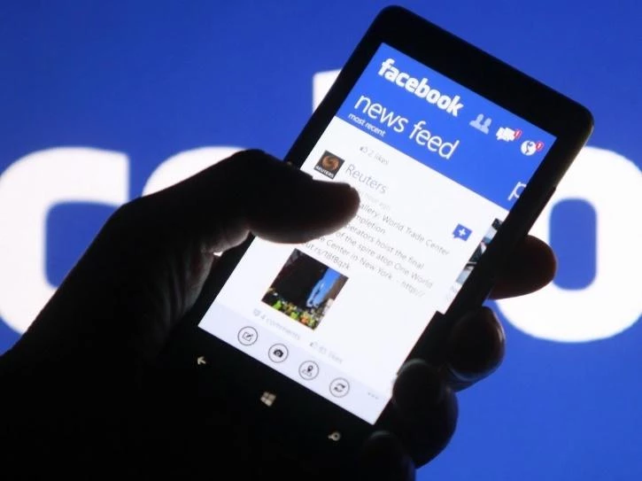 Cambodian PM Hun Sen dumps Facebook on eve of poll campaign