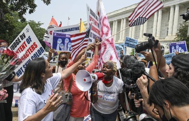 US Supreme Court bans race-based university admission