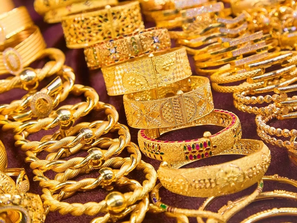 Gold prices in Pakistan continue to decline