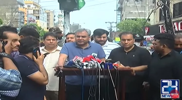 CM Naqvi reviews drainage systems in different areas of Lahore after heavy rain