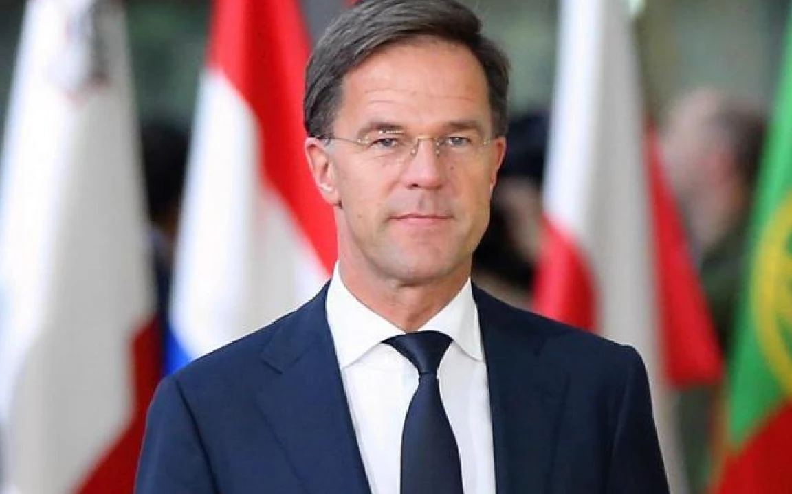 Dutch government collapses over migration row