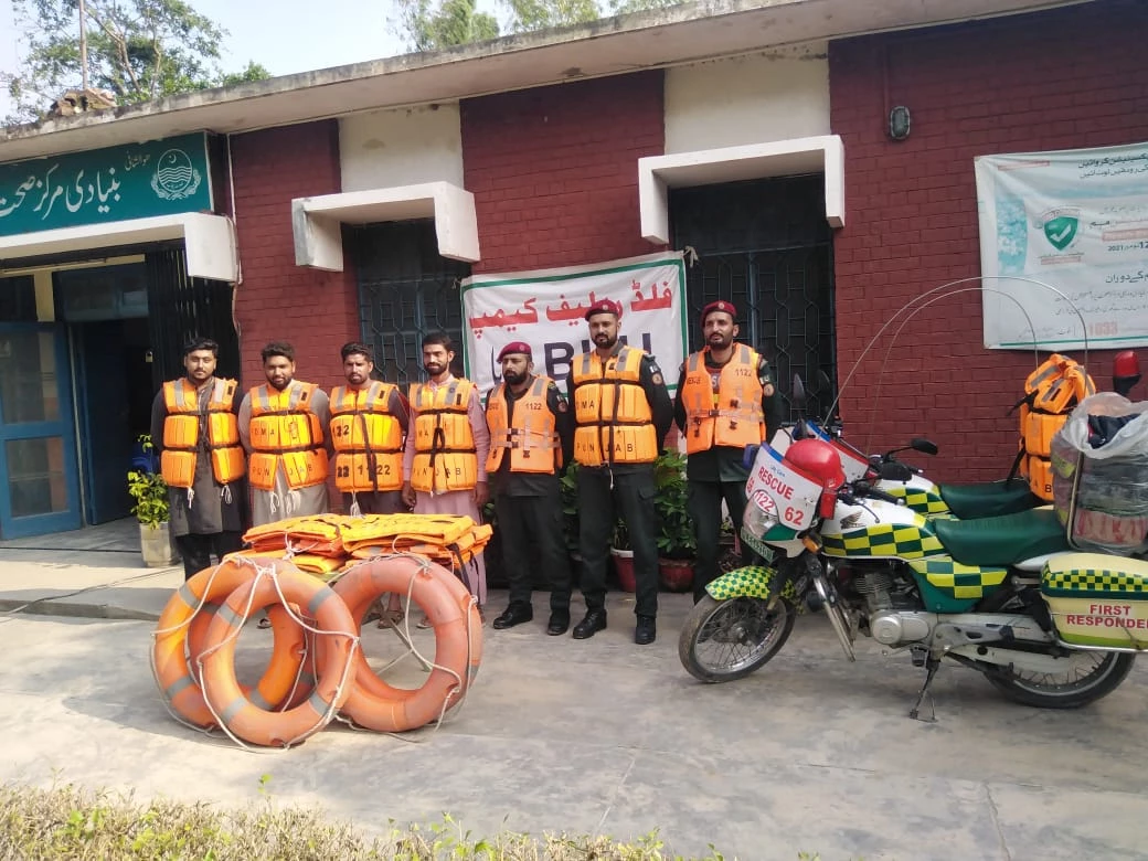 Flood relief efforts intensify in Wazirabad as high flood warning issued for River Chenab