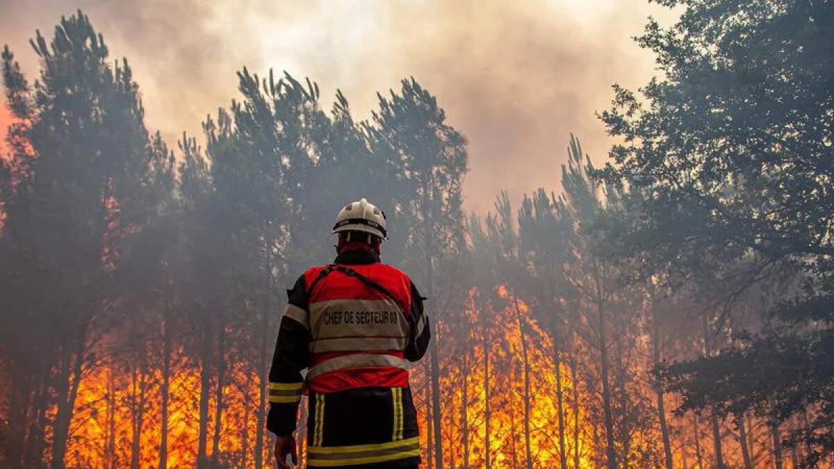 Wildfires 'off the charts' in Canada as temperatures climb