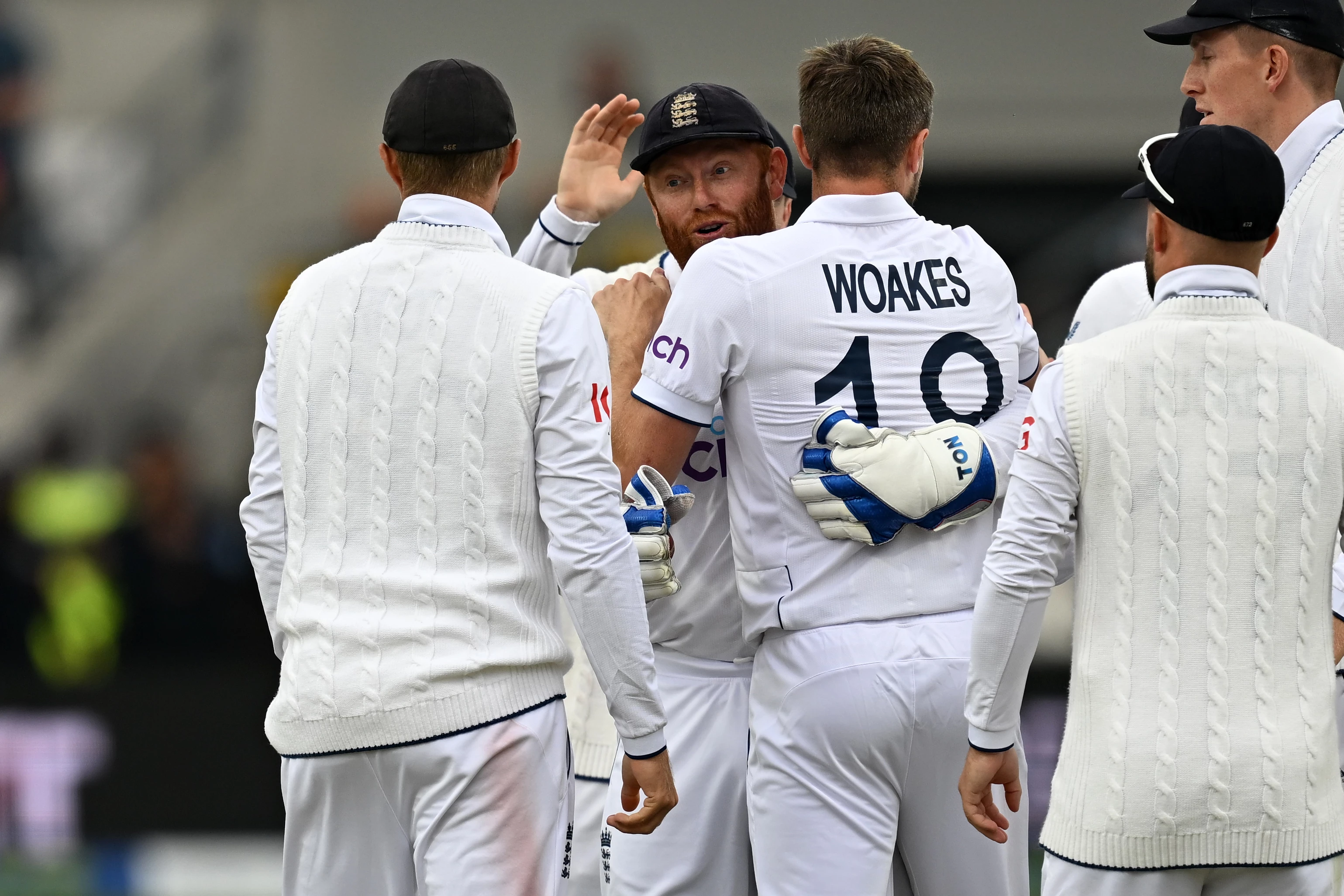 Woakes strikes before England openers hold firm in third Ashes Test