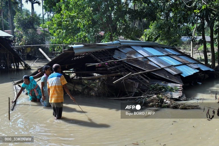 At least 15 dead in India monsoon floods: local media