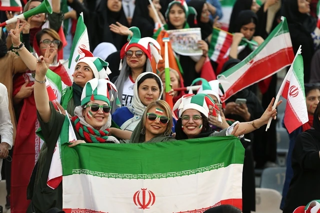 Iran football boss says women can attend top league matches