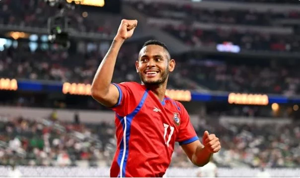 Mexico, Panama reach Gold Cup semis with hat trick for Diaz