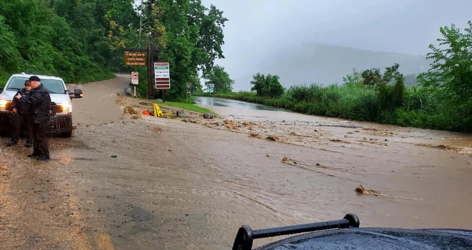 Heavy rains and flooding pummel US northeast, one dead  