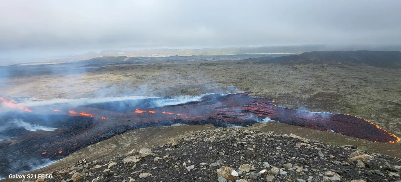 Volcano erupts near Icelandic capital