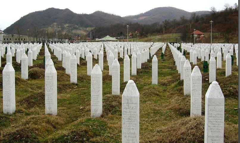 Thousands mourn Srebrenica victims as tensions in Bosnia mount